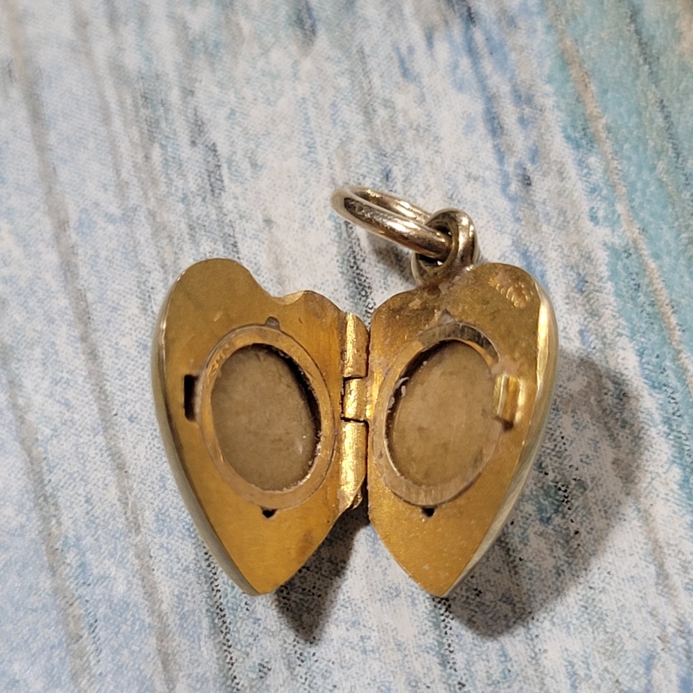 Antique Sloan & Co. 14K Heart Locket Pendant. - Picture 7 of 11
